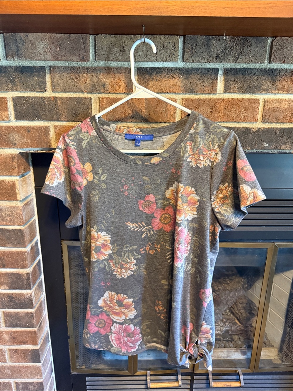 Apt. 9 Gray Floral Short-Sleeve Knot Tee with Pink & Peach Blooms